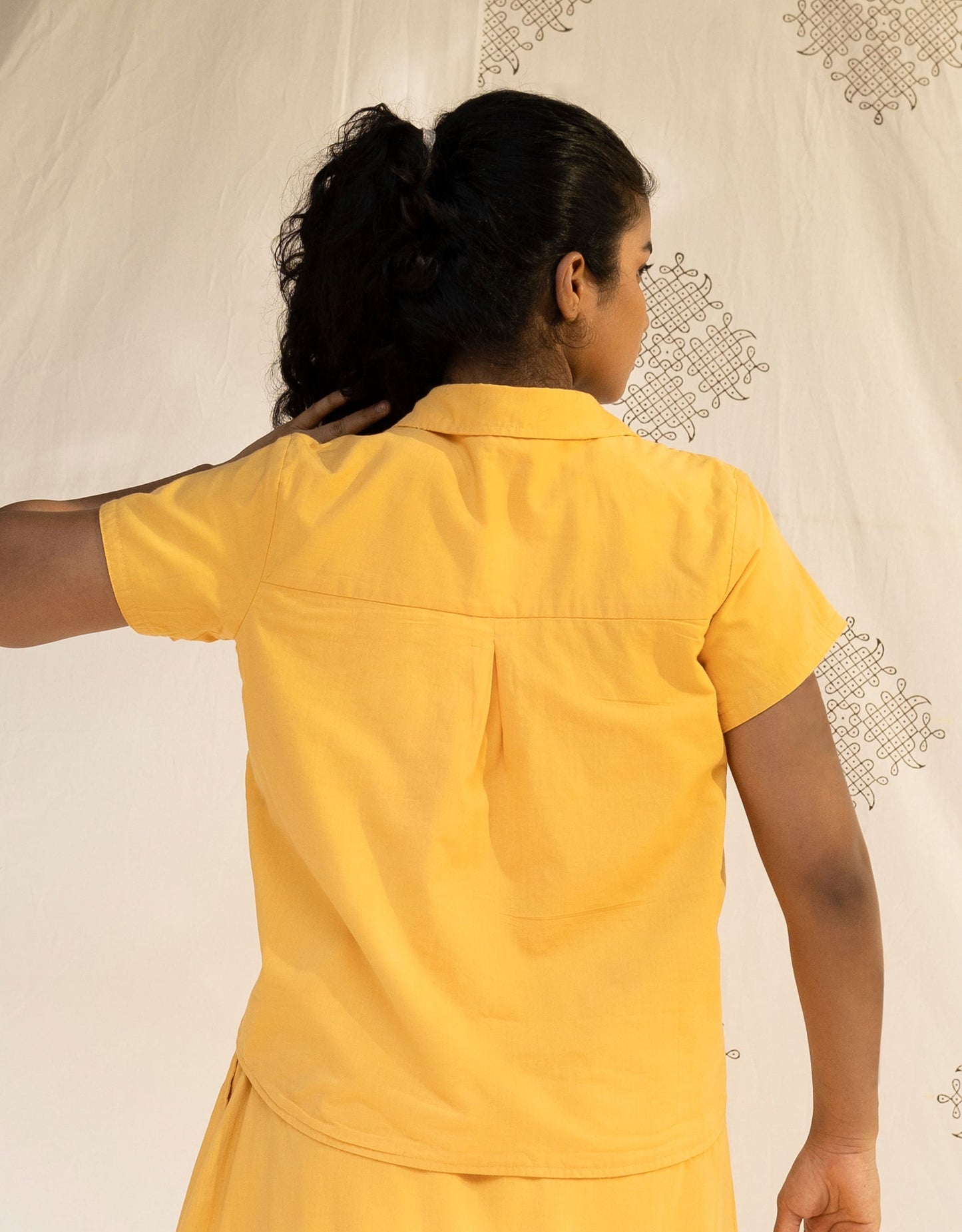 Hueloom Yellow solid reversible Shirt back view